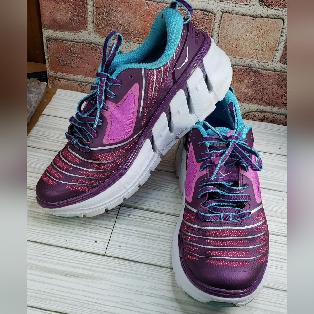 Hoka One One Vanquish Purple/Pink/Blue sneakers size 6.5.